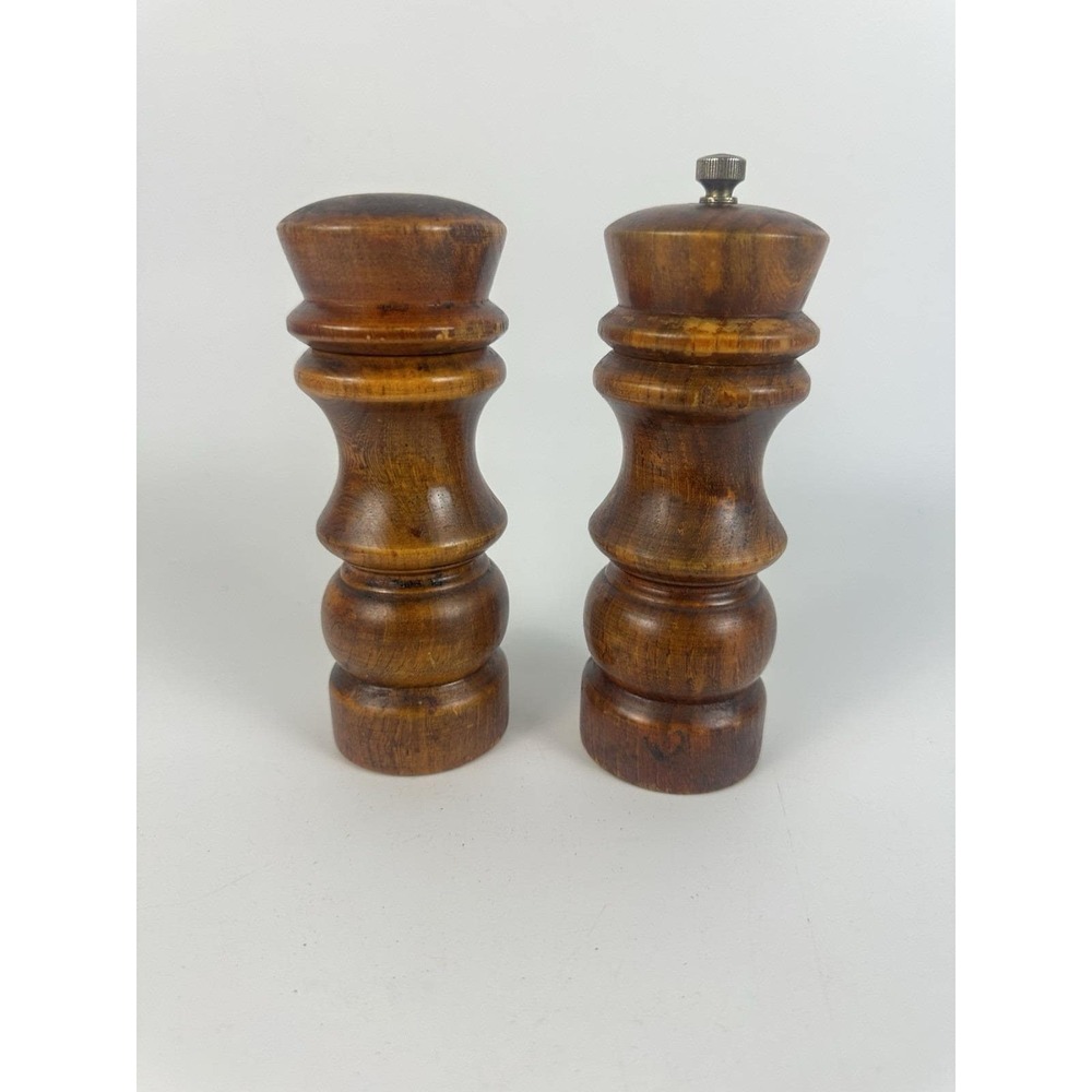 Vintage Goodwood Wood Salt Shaker Pepper Grinder Set Taiwan R.O.C. 1970s